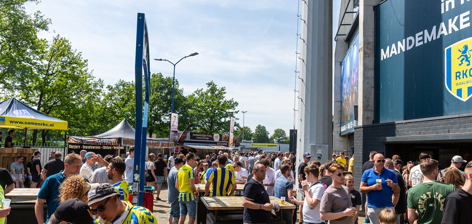 Willy Naessens Fanplein geopend tijdens PSV - RKC Waalwijk